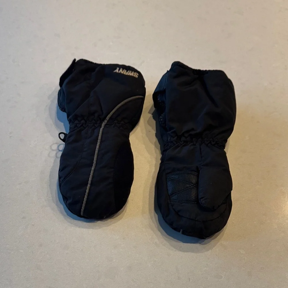 Swany Black Kids Mittens see measurements small med